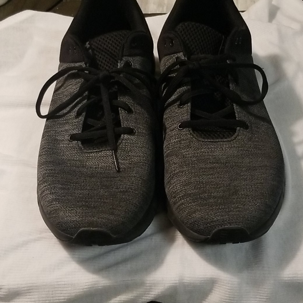Under armour tennis shoes